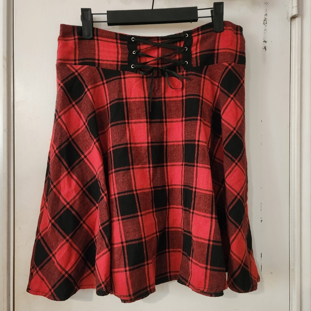 red and black plaid skirt